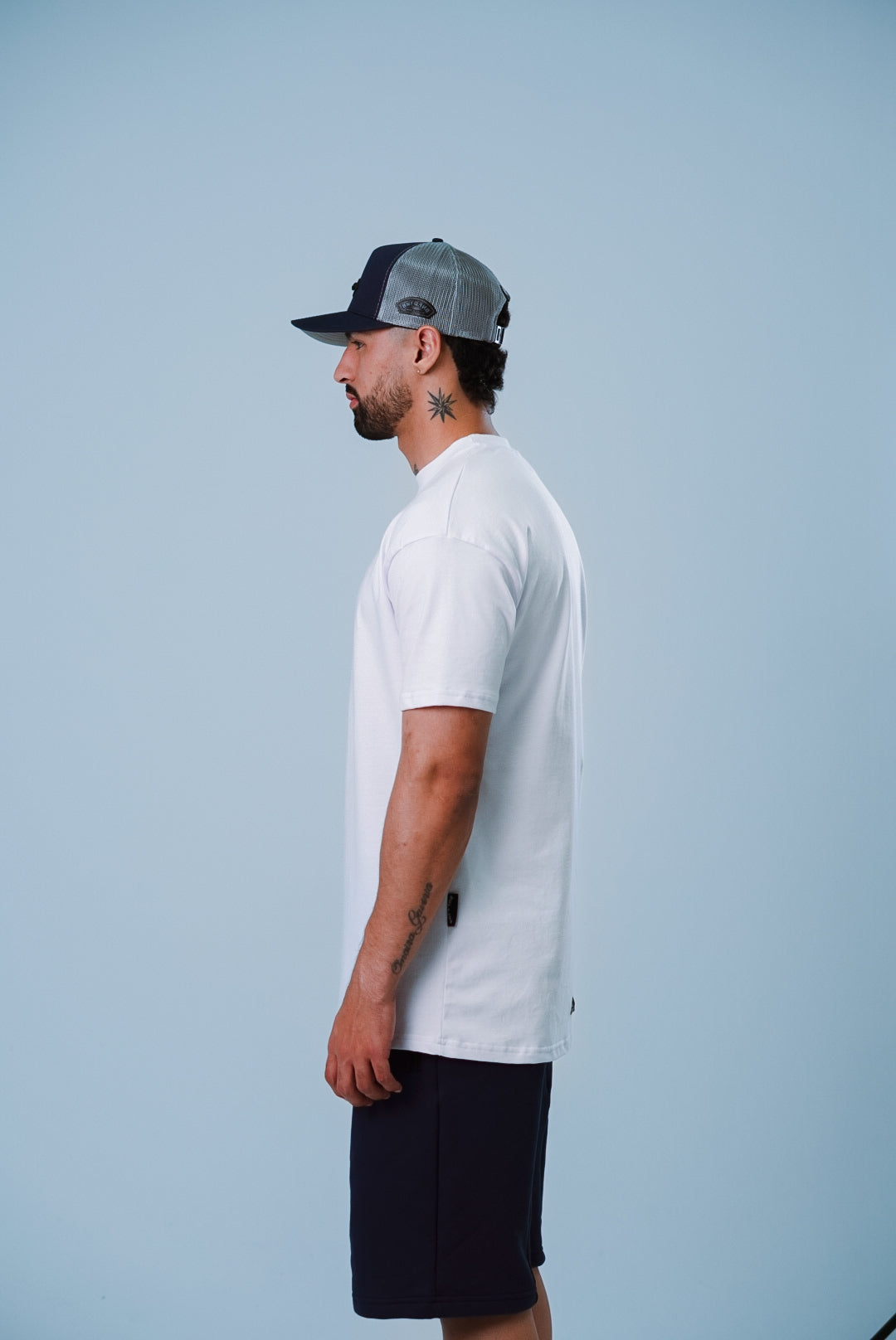 Camiseta BBBLUE Disciples Elemental Insignia-N Blanco